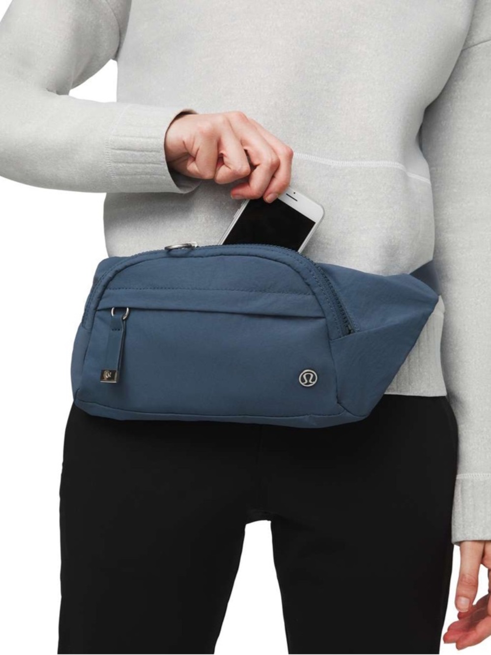 Lululemon ✨ Unisex On The Beat Belt Bag *4.5L Code Blue